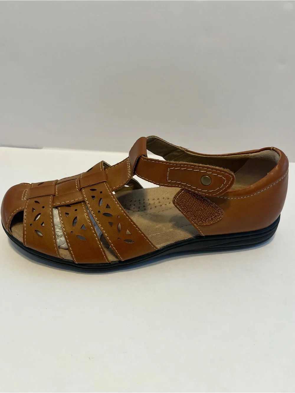 Earth Spirit Gelron Women's Brown Closed-Toe Sandal 7.5 with Hook-and-Loop Strap